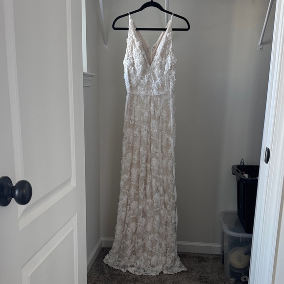 BHLDN Dresses & Skirts - Elegant Lace Gown